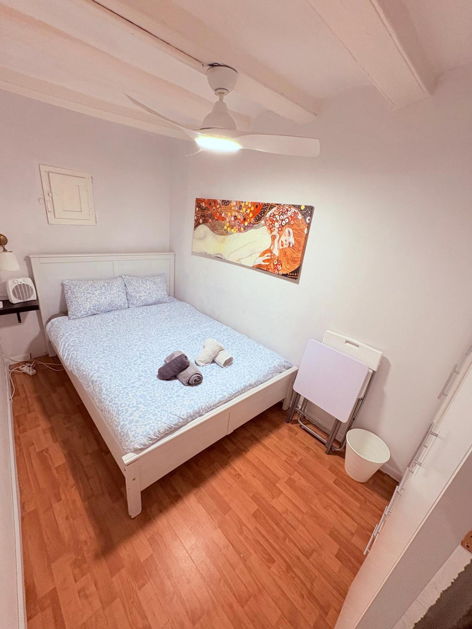 Stunning Flat For 6 People 3 Blocks From The Beach Plus Welcome Breakfast Barcelone Extérieur photo
