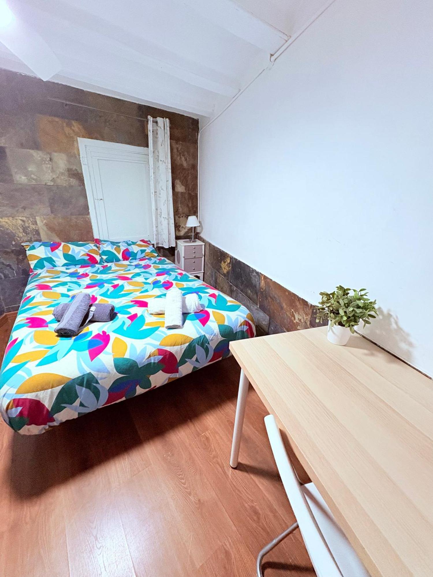 Stunning Flat For 6 People 3 Blocks From The Beach Plus Welcome Breakfast Barcelone Extérieur photo