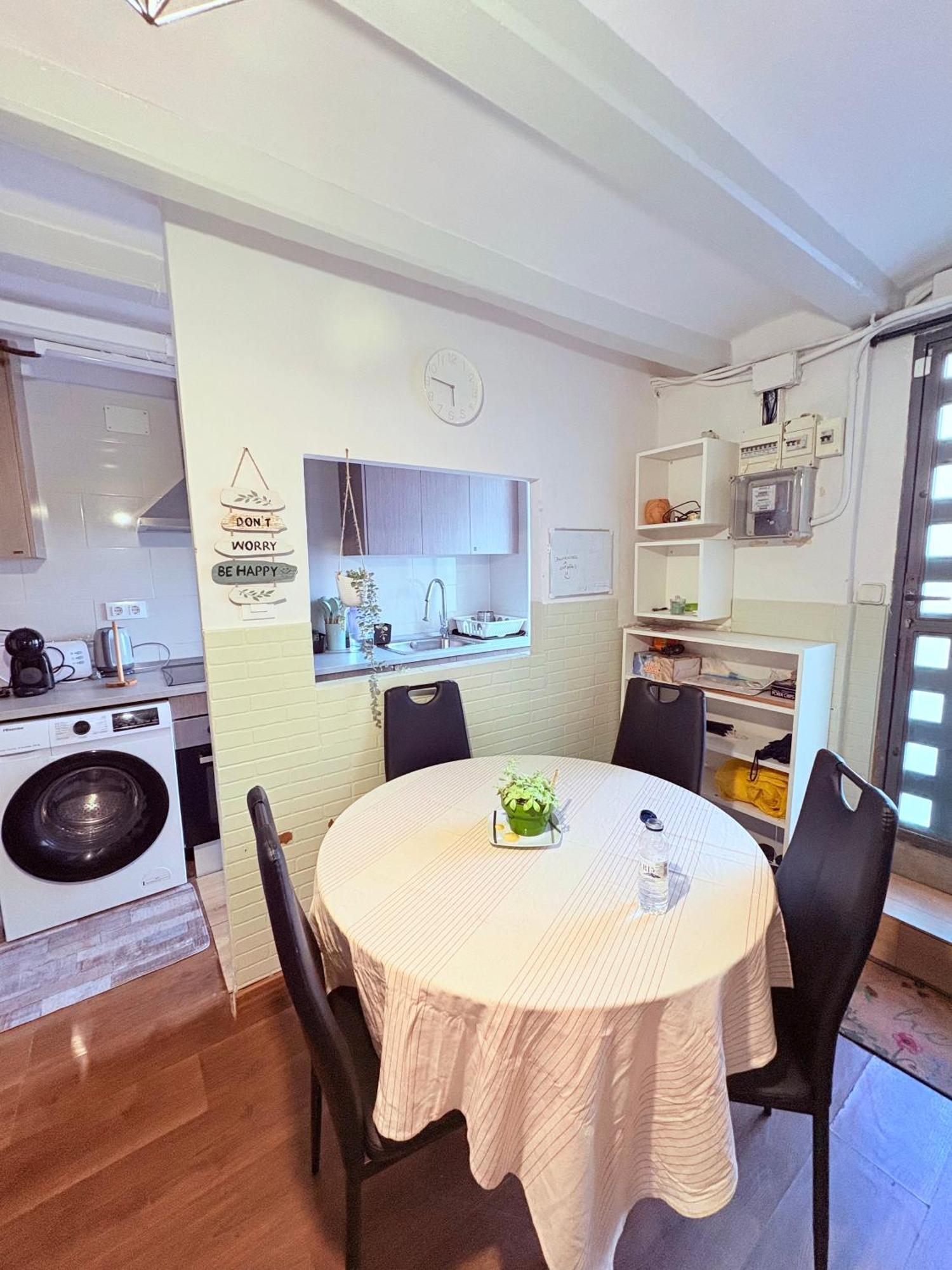 Stunning Flat For 6 People 3 Blocks From The Beach Plus Welcome Breakfast Barcelone Extérieur photo