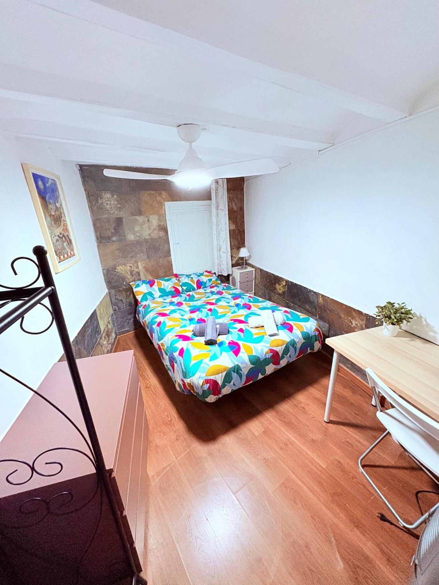 Stunning Flat For 6 People 3 Blocks From The Beach Plus Welcome Breakfast Barcelone Extérieur photo